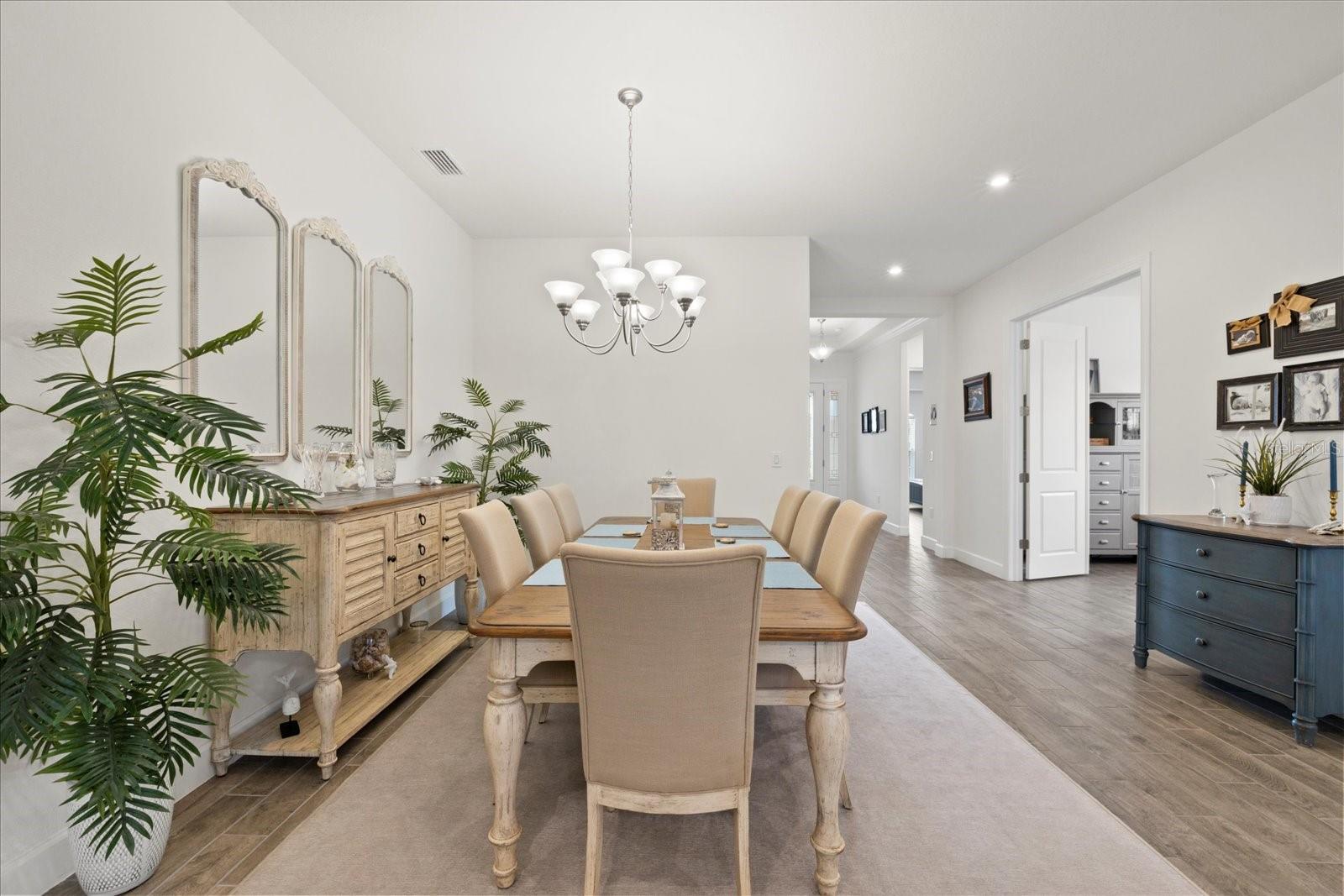 Listing photo id 8 for 11398 Juglans Drive