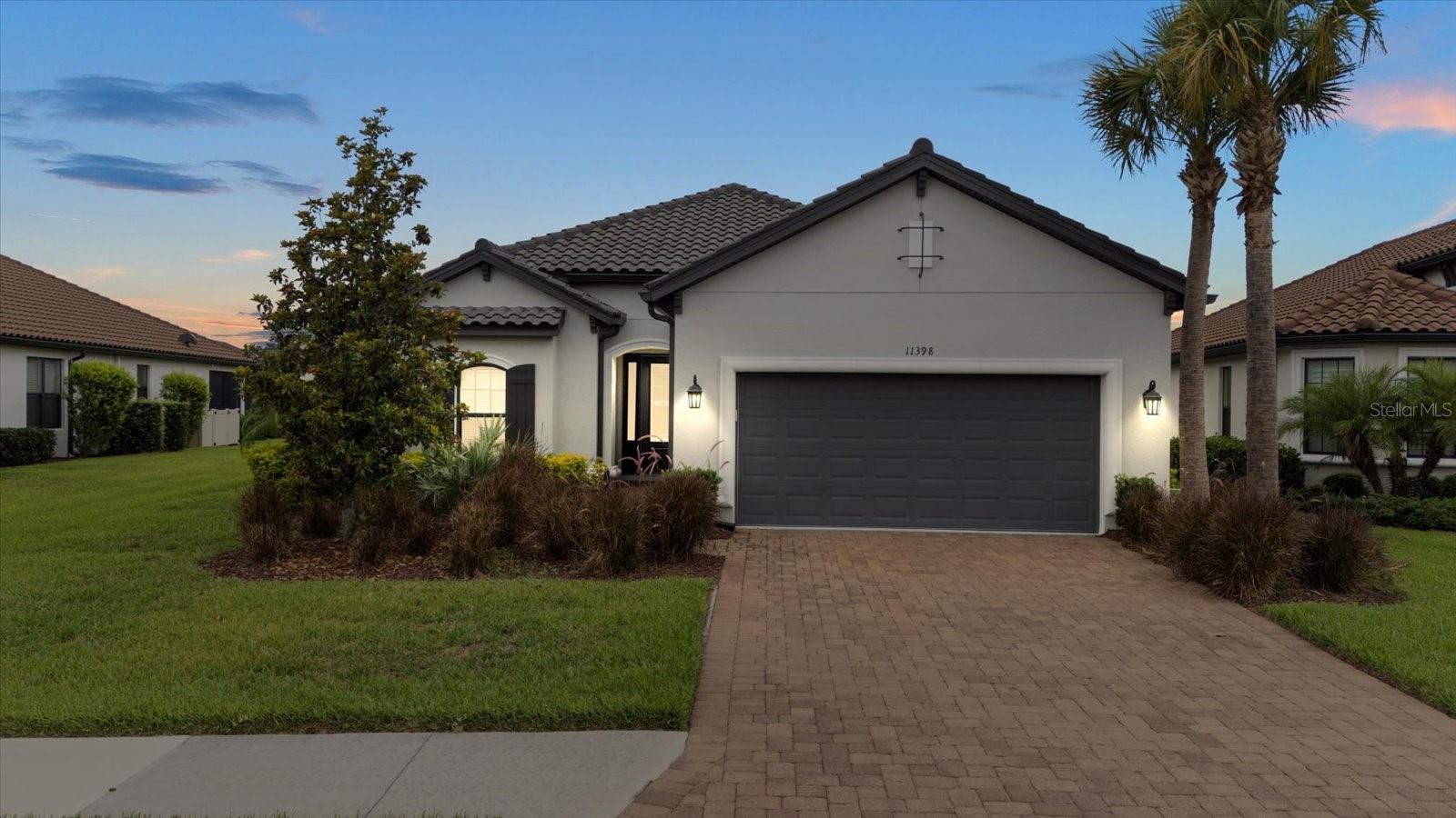 Listing photo id 0 for 11398 Juglans Drive