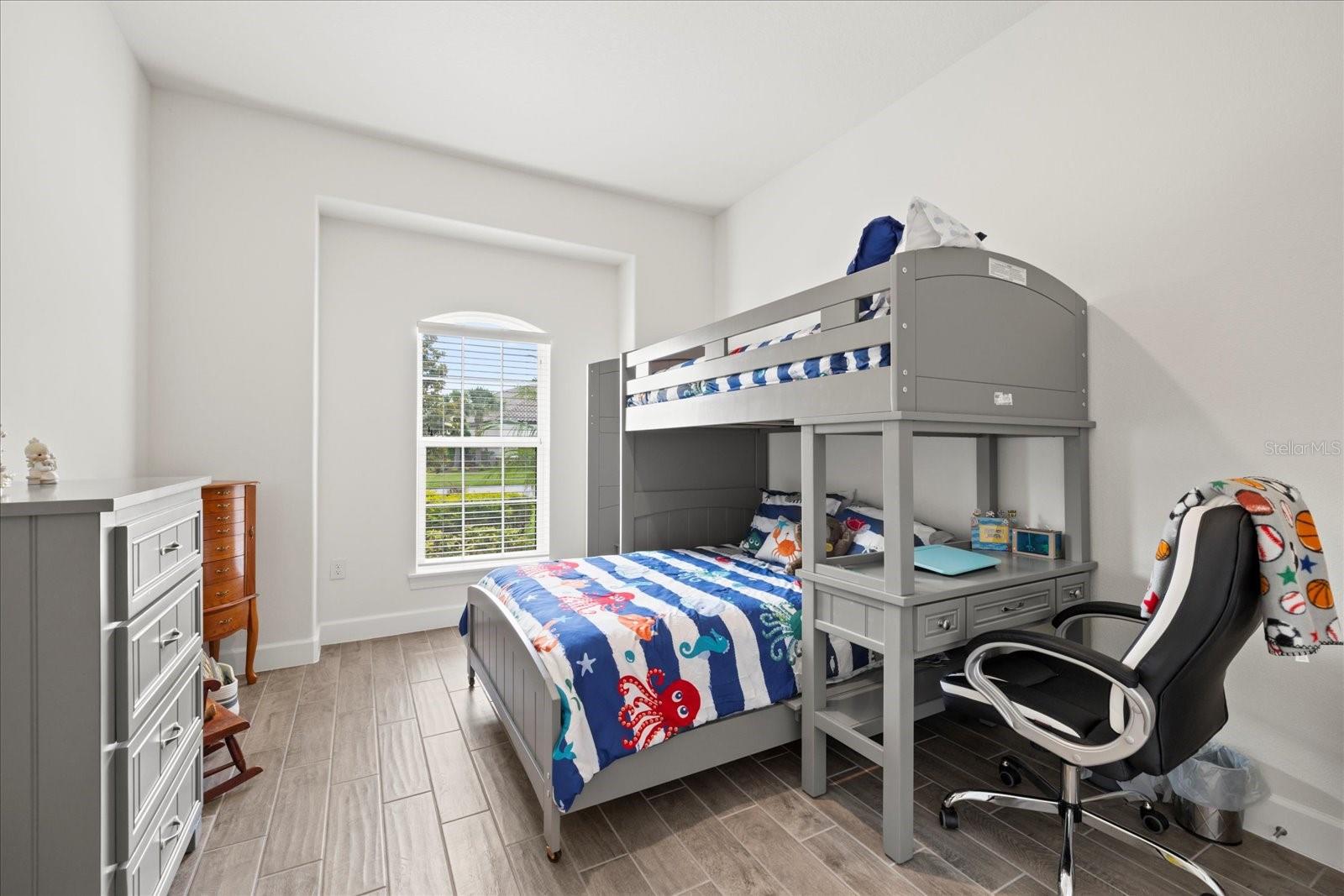 Listing photo id 18 for 11398 Juglans Drive