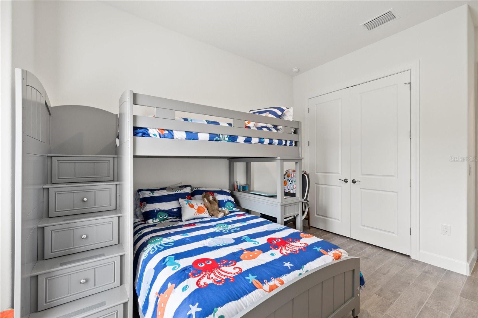 Listing photo id 19 for 11398 Juglans Drive
