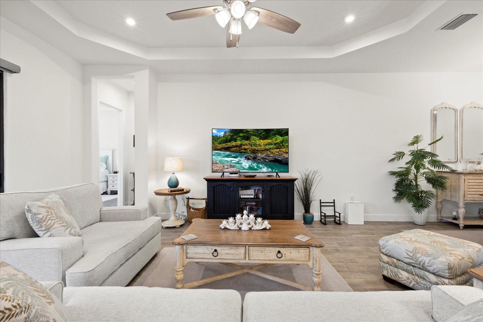 Listing photo id 26 for 11398 Juglans Drive