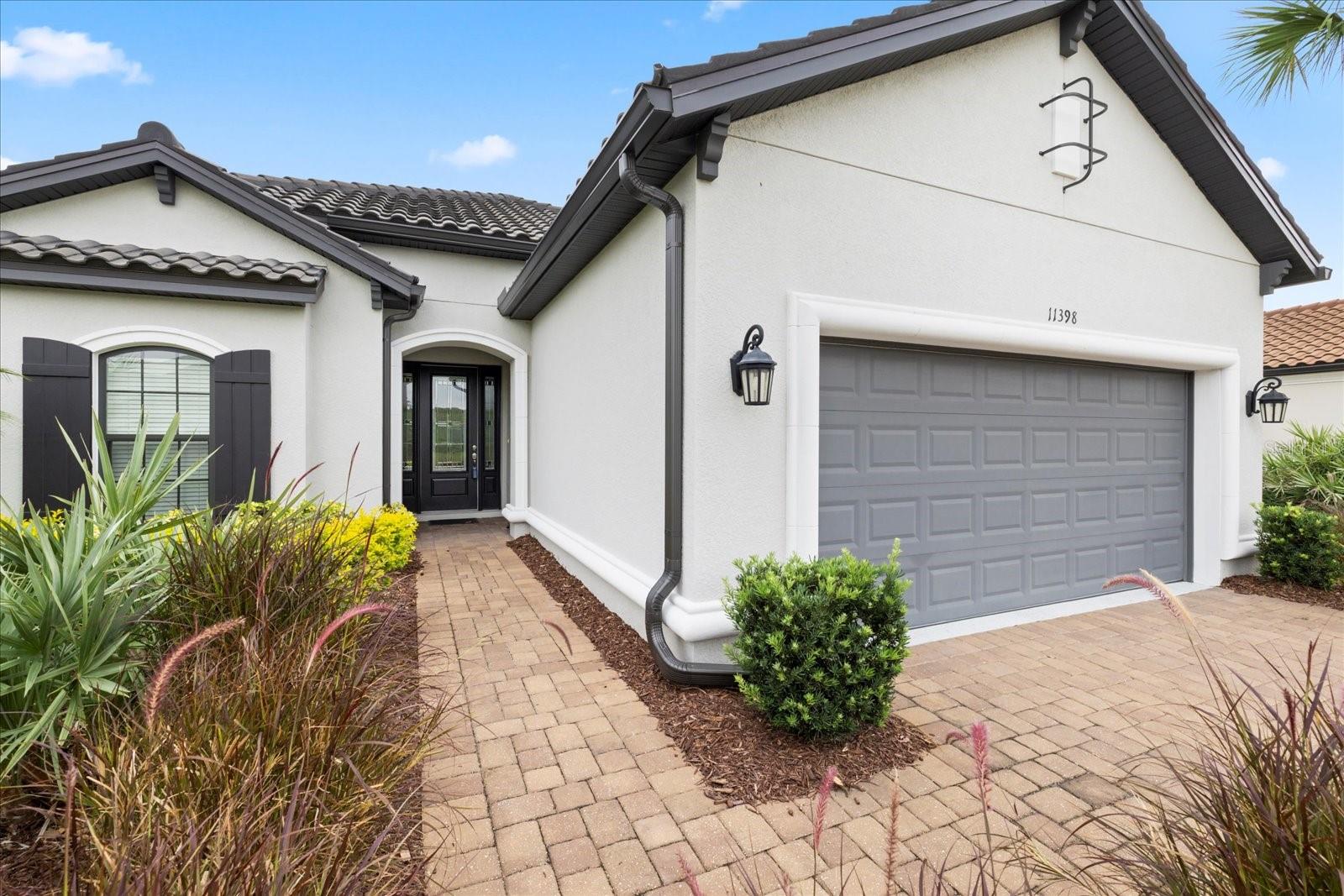 Listing photo id 3 for 11398 Juglans Drive