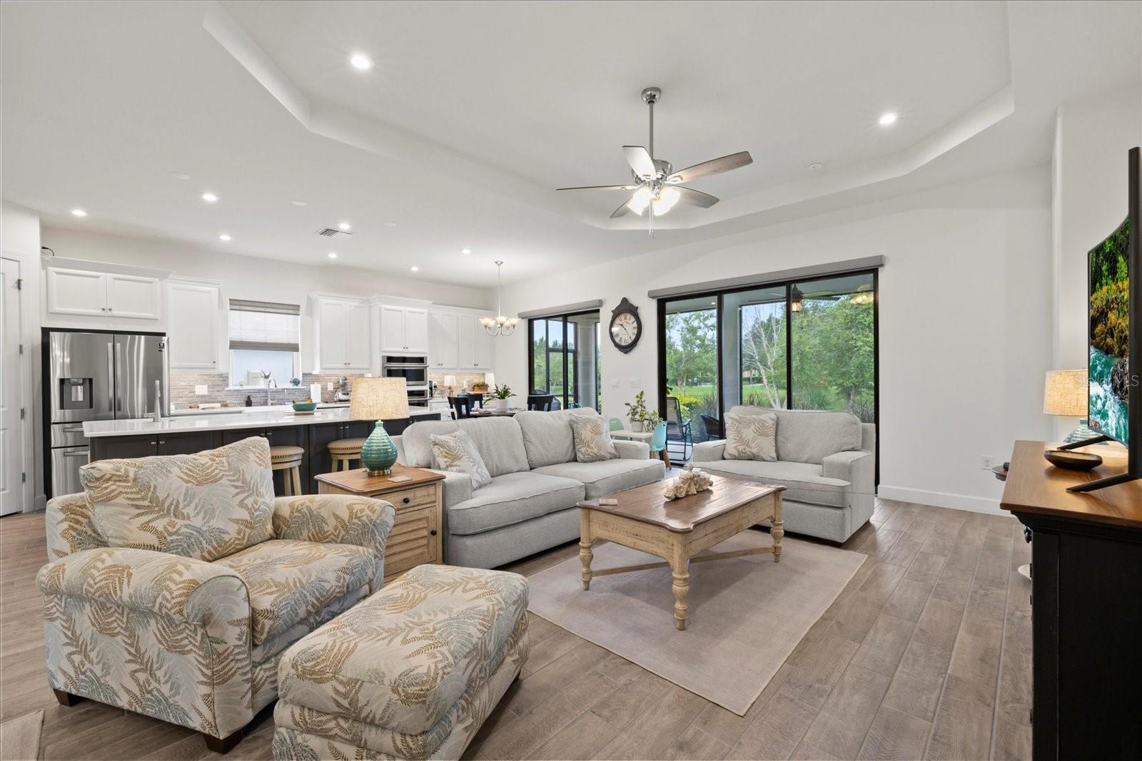 Listing photo id 5 for 11398 Juglans Drive