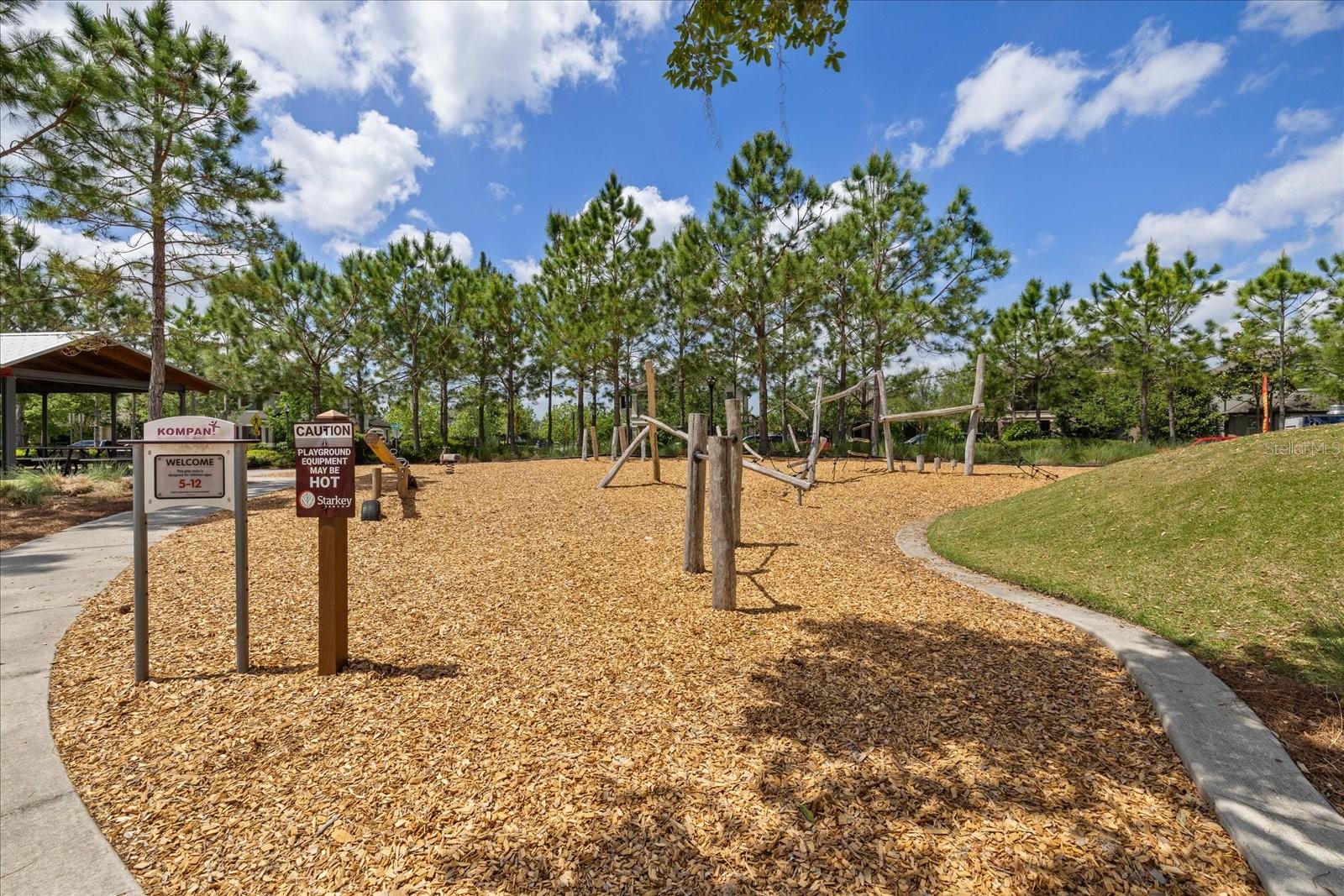 Listing photo id 84 for 11398 Juglans Drive