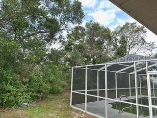 Listing photo id 9 for 6354 Freeport Drive