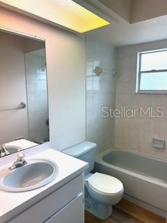Listing photo id 5 for 6354 Freeport Drive