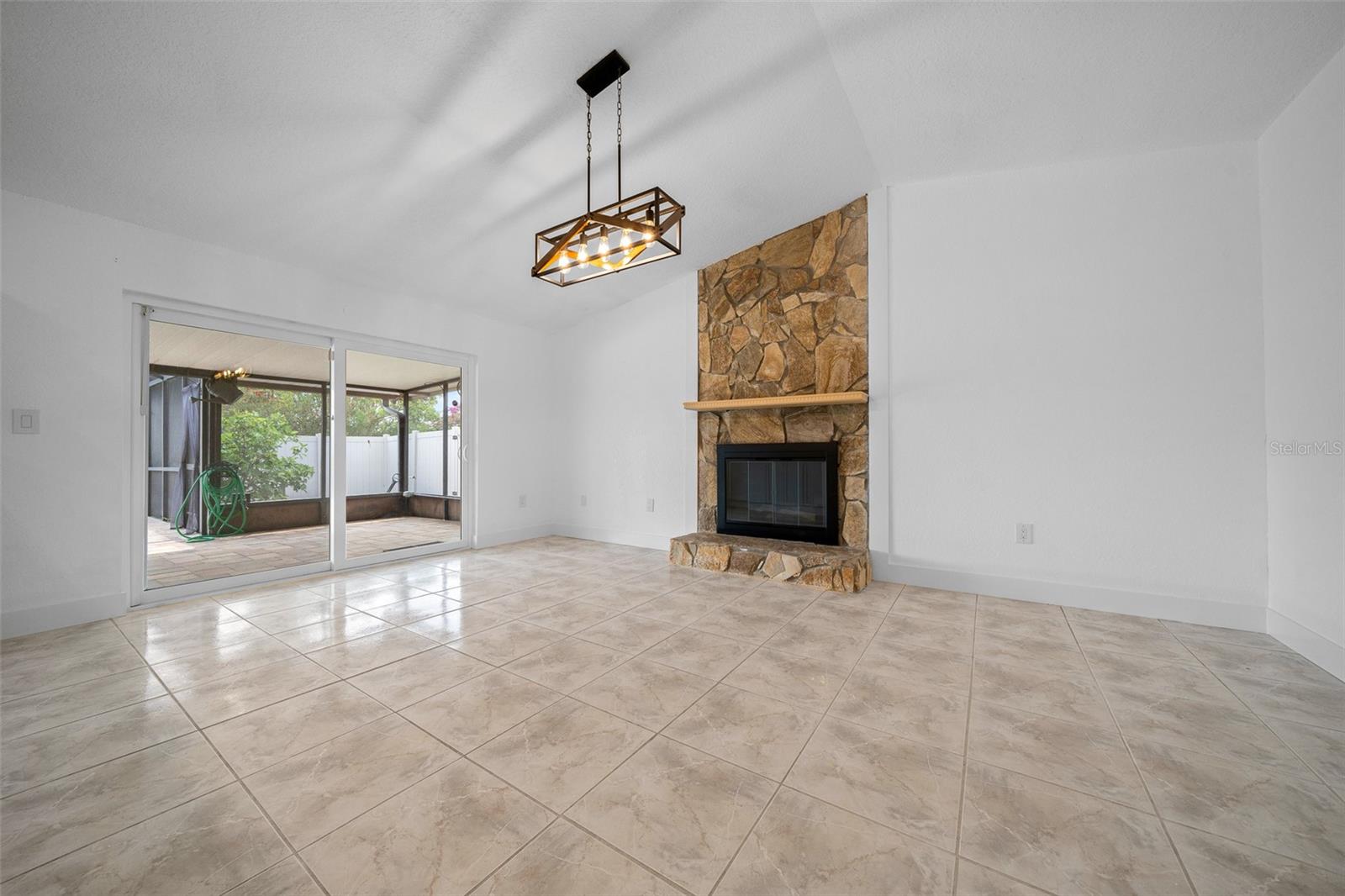 Image 14 of 43 For 9810 San Sebastian Way
