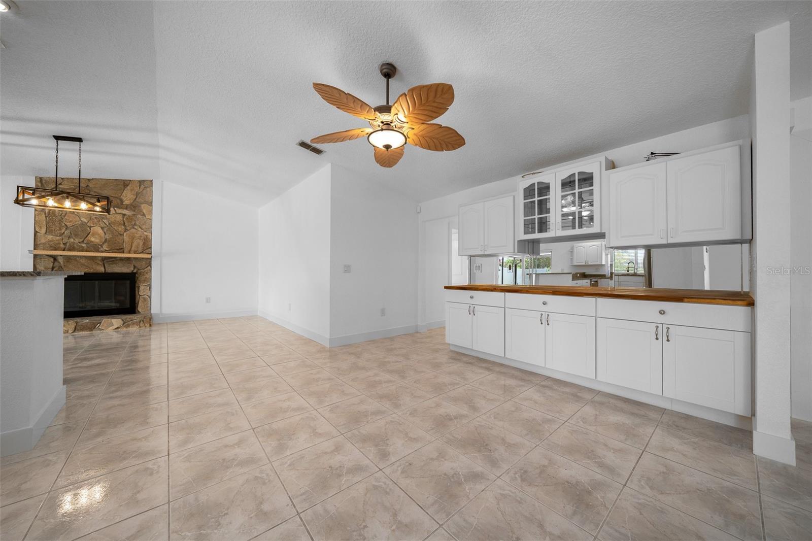 Image 7 of 43 For 9810 San Sebastian Way