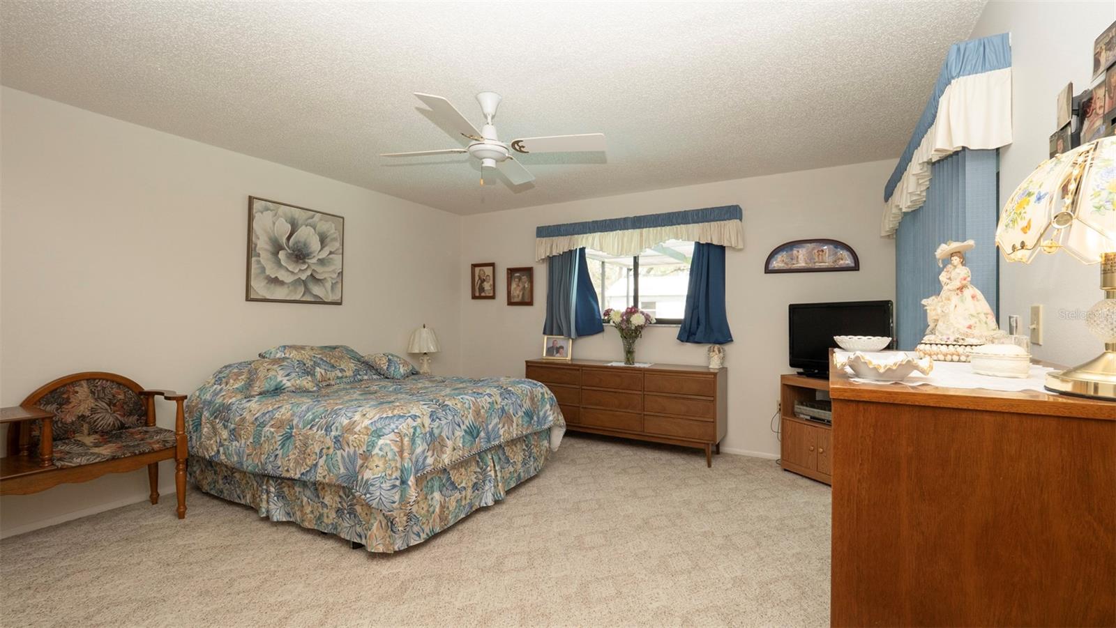 Listing photo id 9 for 5309 Bayonne Avenue