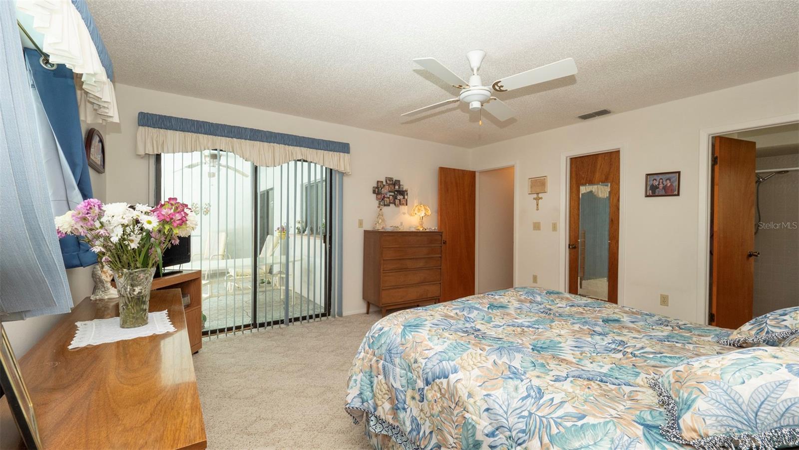 Listing photo id 11 for 5309 Bayonne Avenue