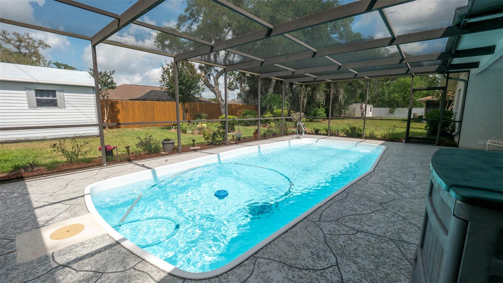 Listing photo id 23 for 5309 Bayonne Avenue