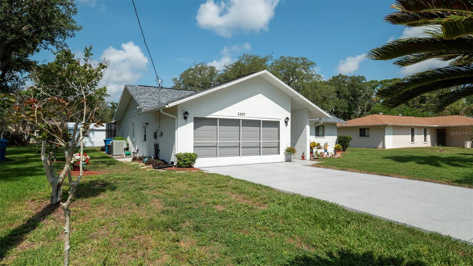 Listing photo id 26 for 5309 Bayonne Avenue