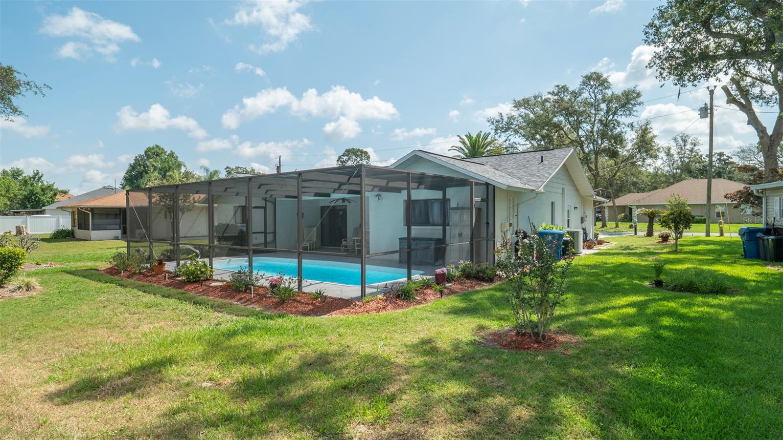 Listing photo id 27 for 5309 Bayonne Avenue