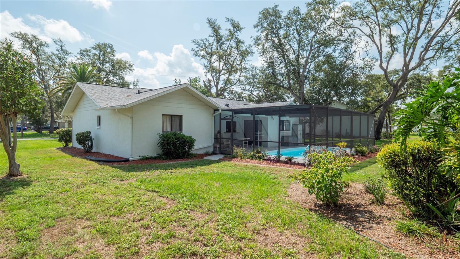 Listing photo id 28 for 5309 Bayonne Avenue