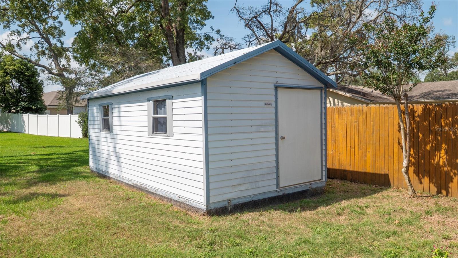 Listing photo id 31 for 5309 Bayonne Avenue