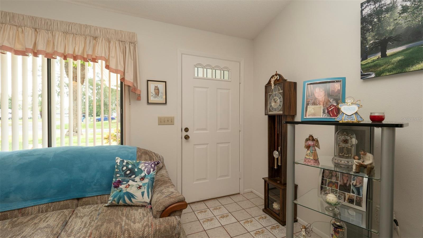 Listing photo id 2 for 5309 Bayonne Avenue