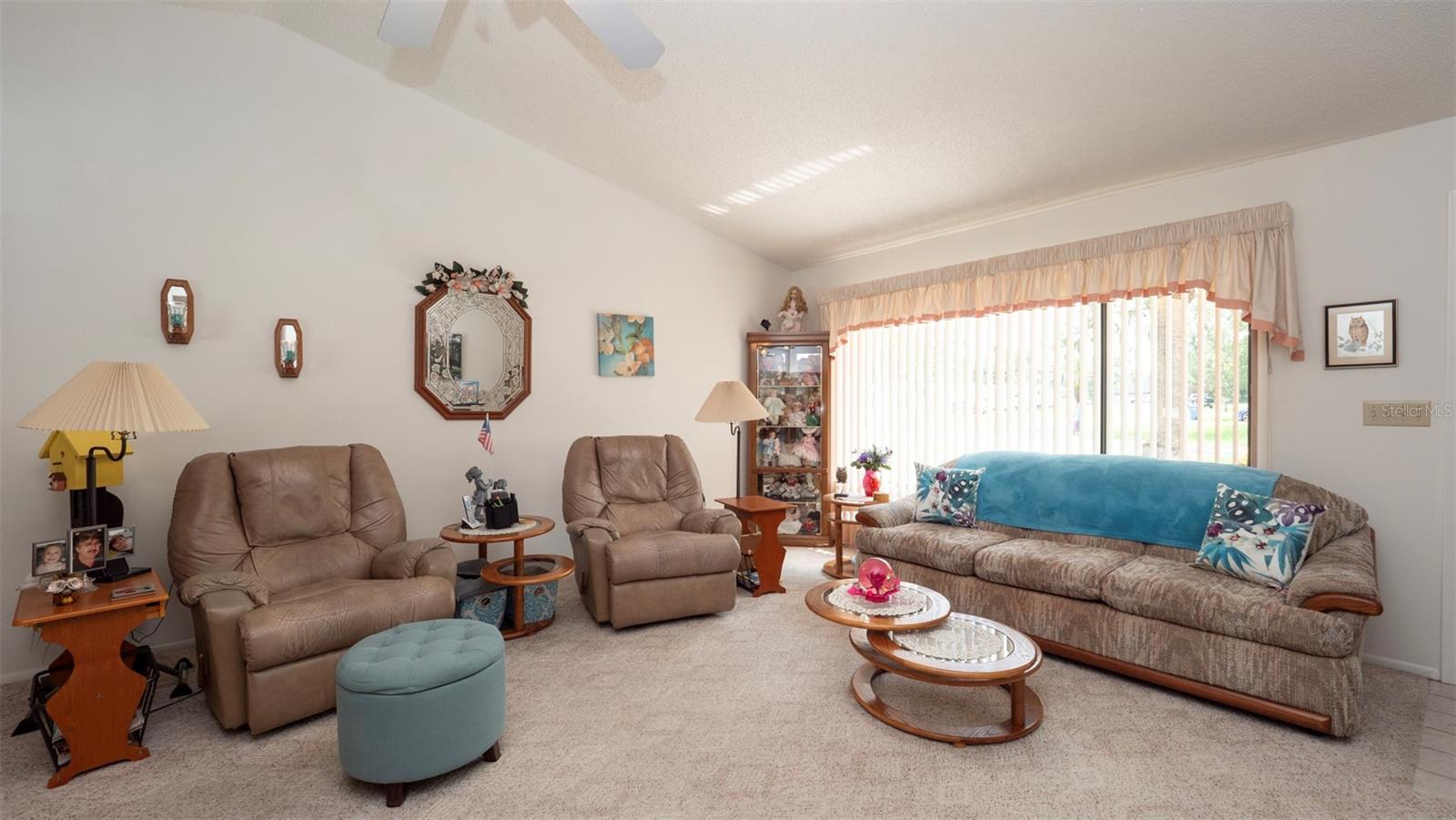 Listing photo id 3 for 5309 Bayonne Avenue