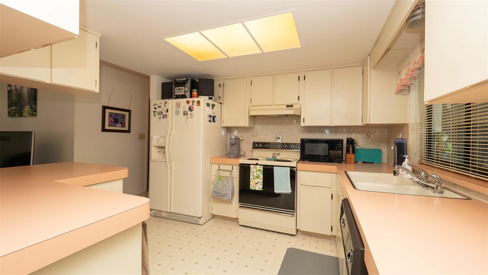 Listing photo id 7 for 5309 Bayonne Avenue