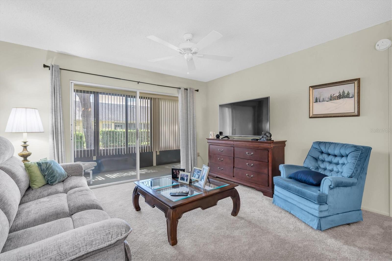 Listing photo id 2 for 9334 Whitstone Court