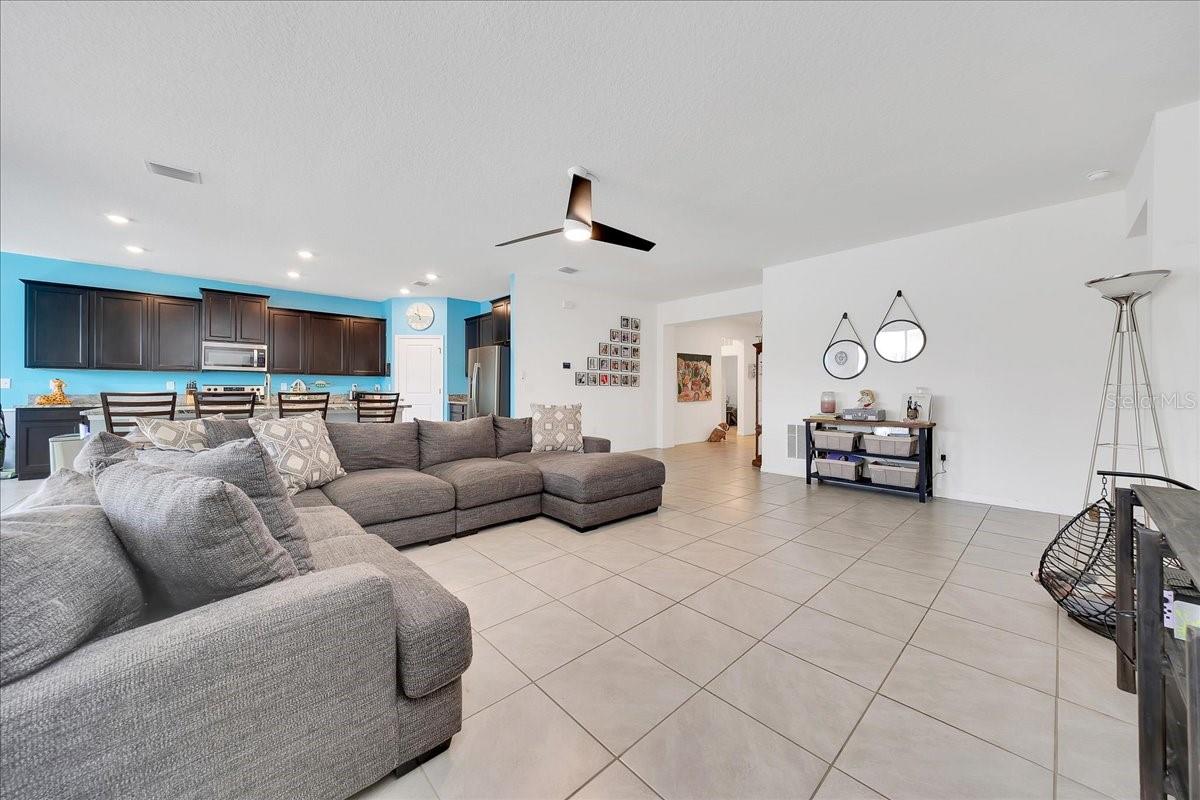Image 15 of 45 For 13454 Golden Lime Ave