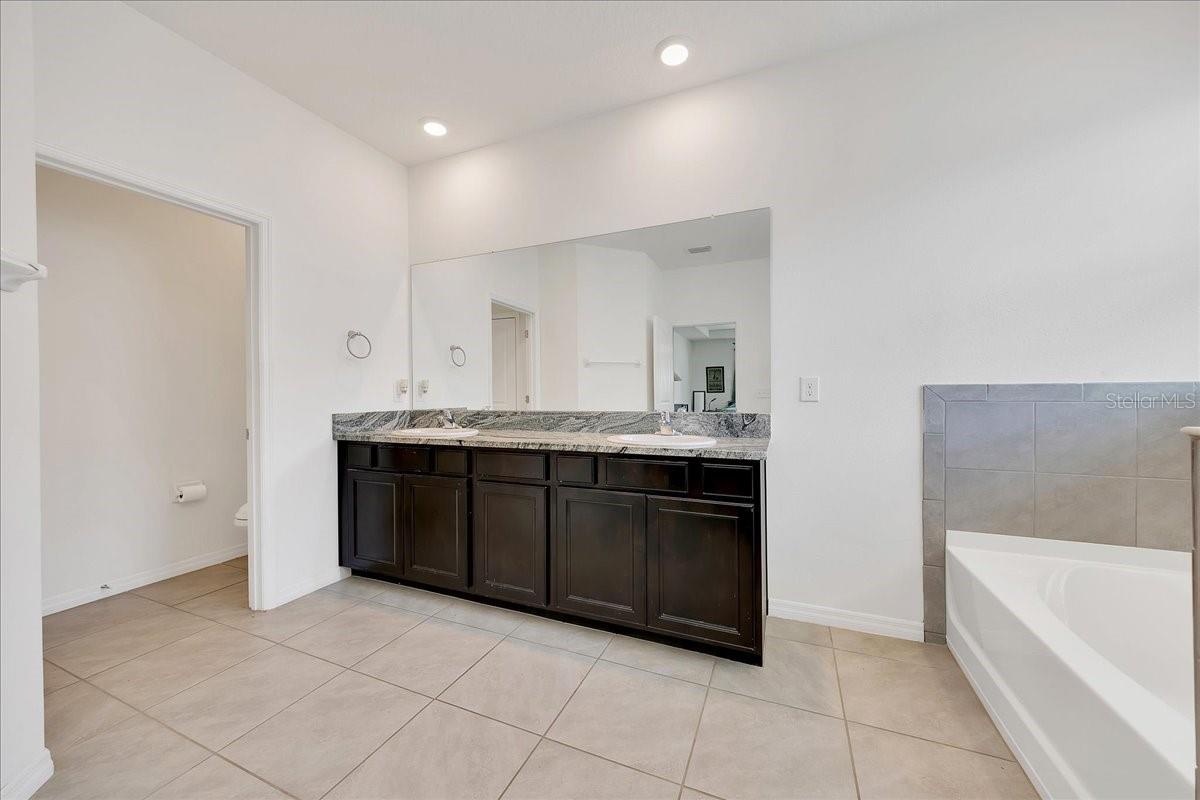 Image 28 of 45 For 13454 Golden Lime Ave