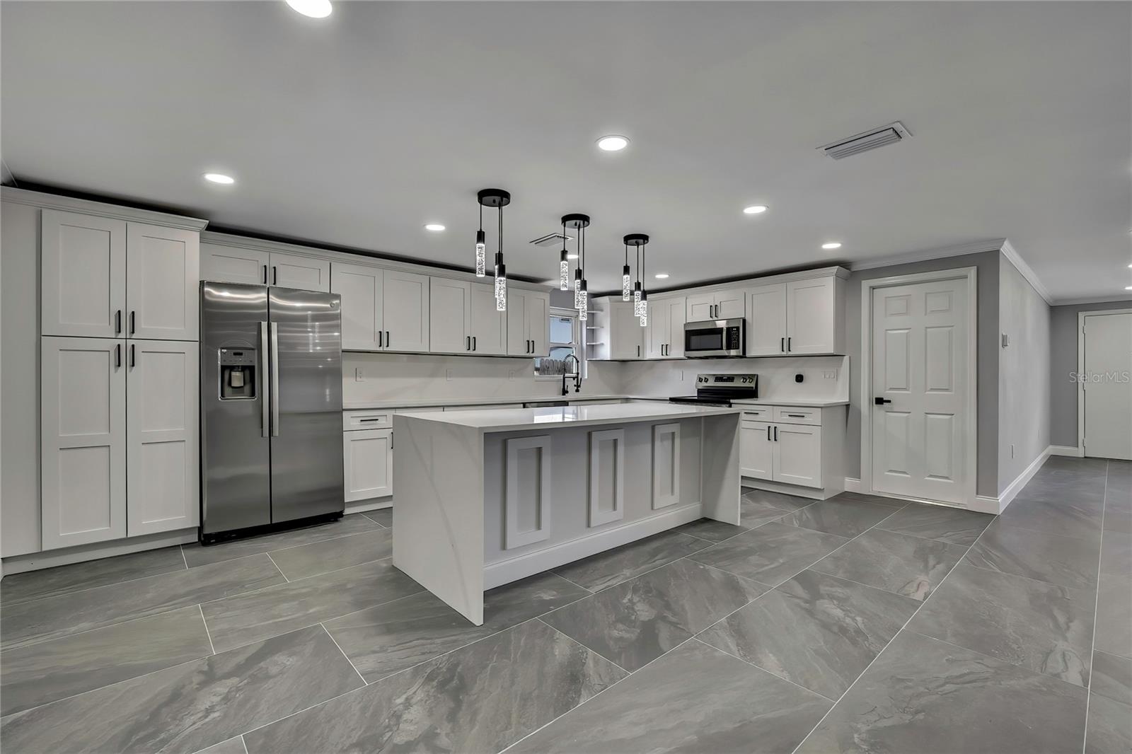 Image 12 of 68 For 6306 Aberdeen Avenue