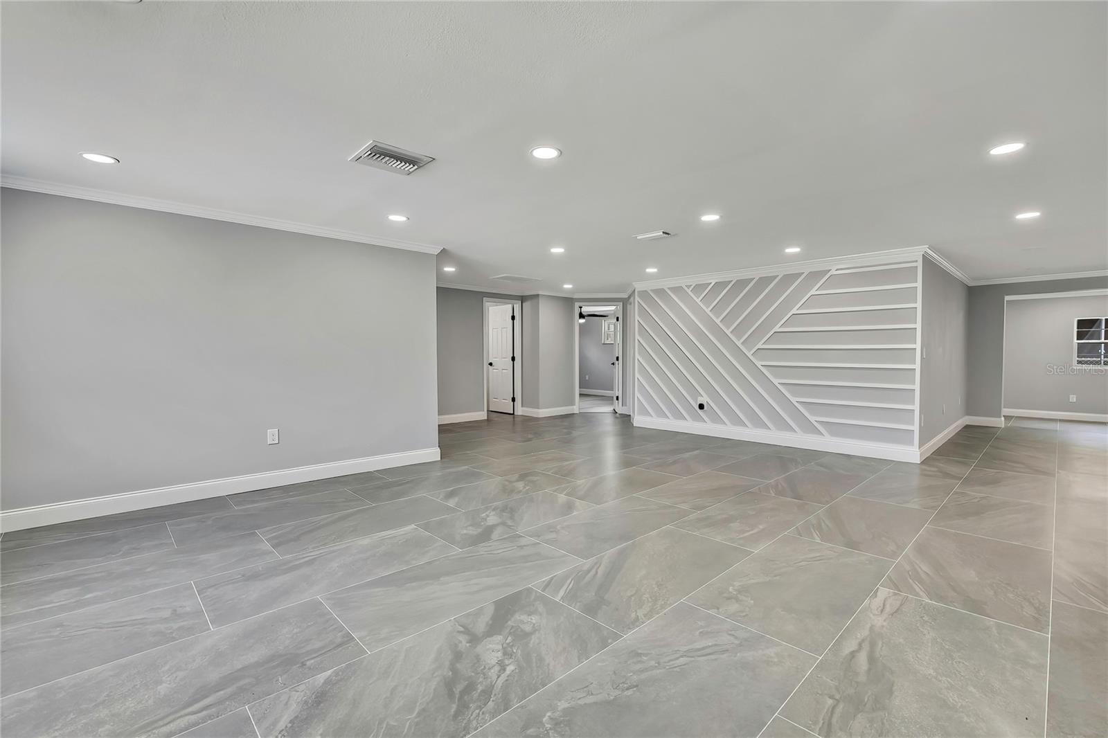 Image 6 of 68 For 6306 Aberdeen Avenue