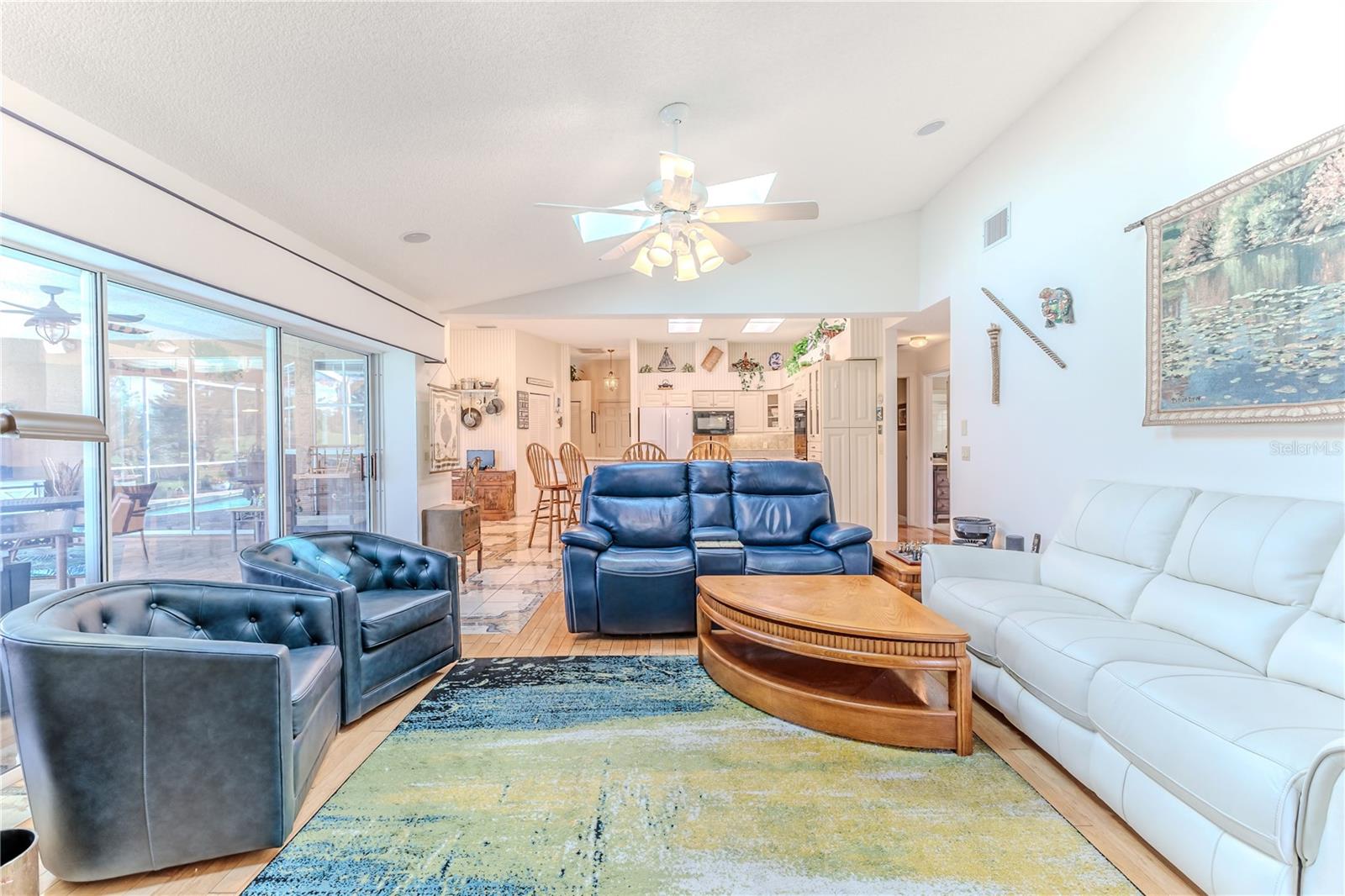 Listing photo id 30 for 8132 Summersong Court