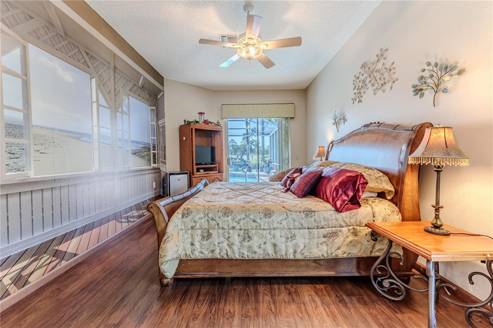Listing photo id 33 for 8132 Summersong Court