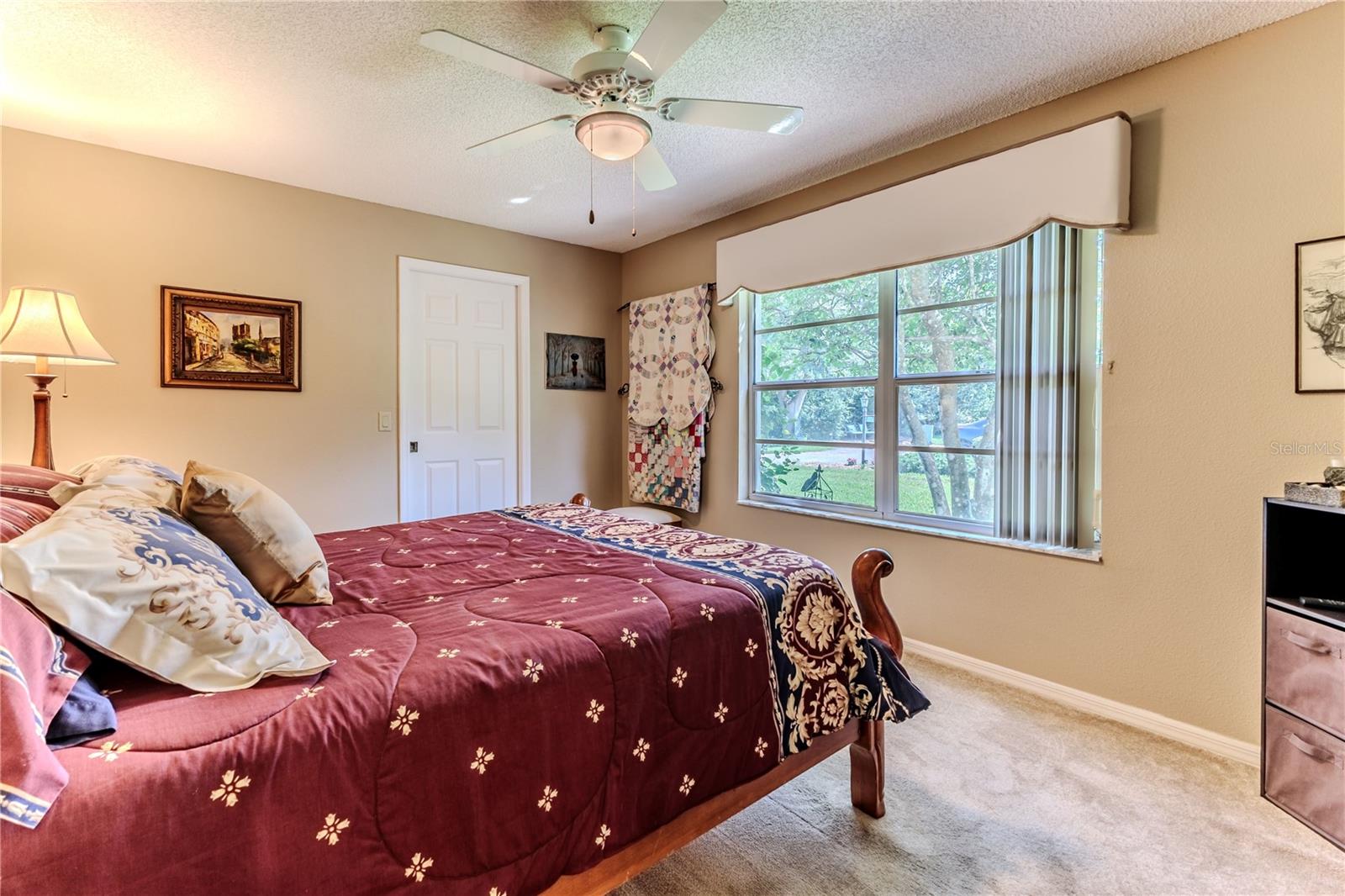 Listing photo id 41 for 8132 Summersong Court