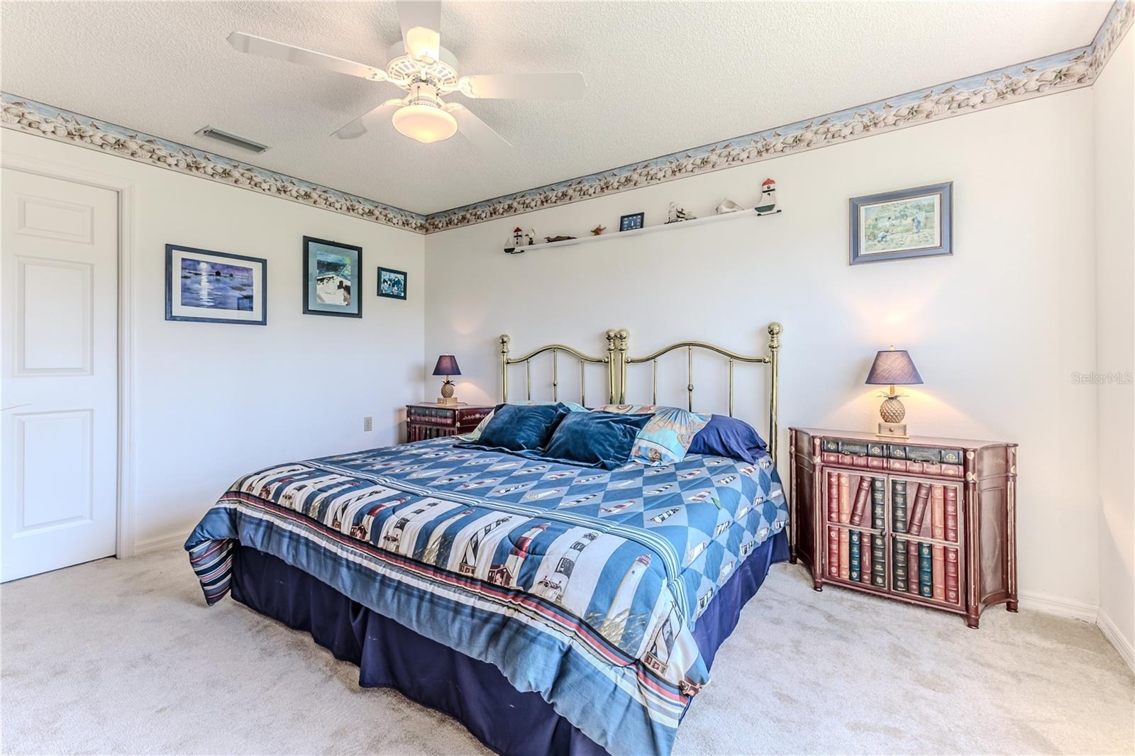 Listing photo id 46 for 8132 Summersong Court