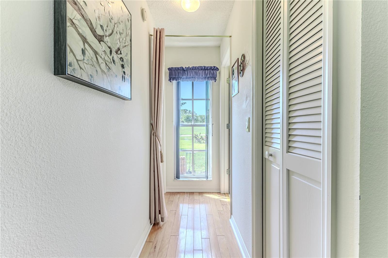 Listing photo id 49 for 8132 Summersong Court