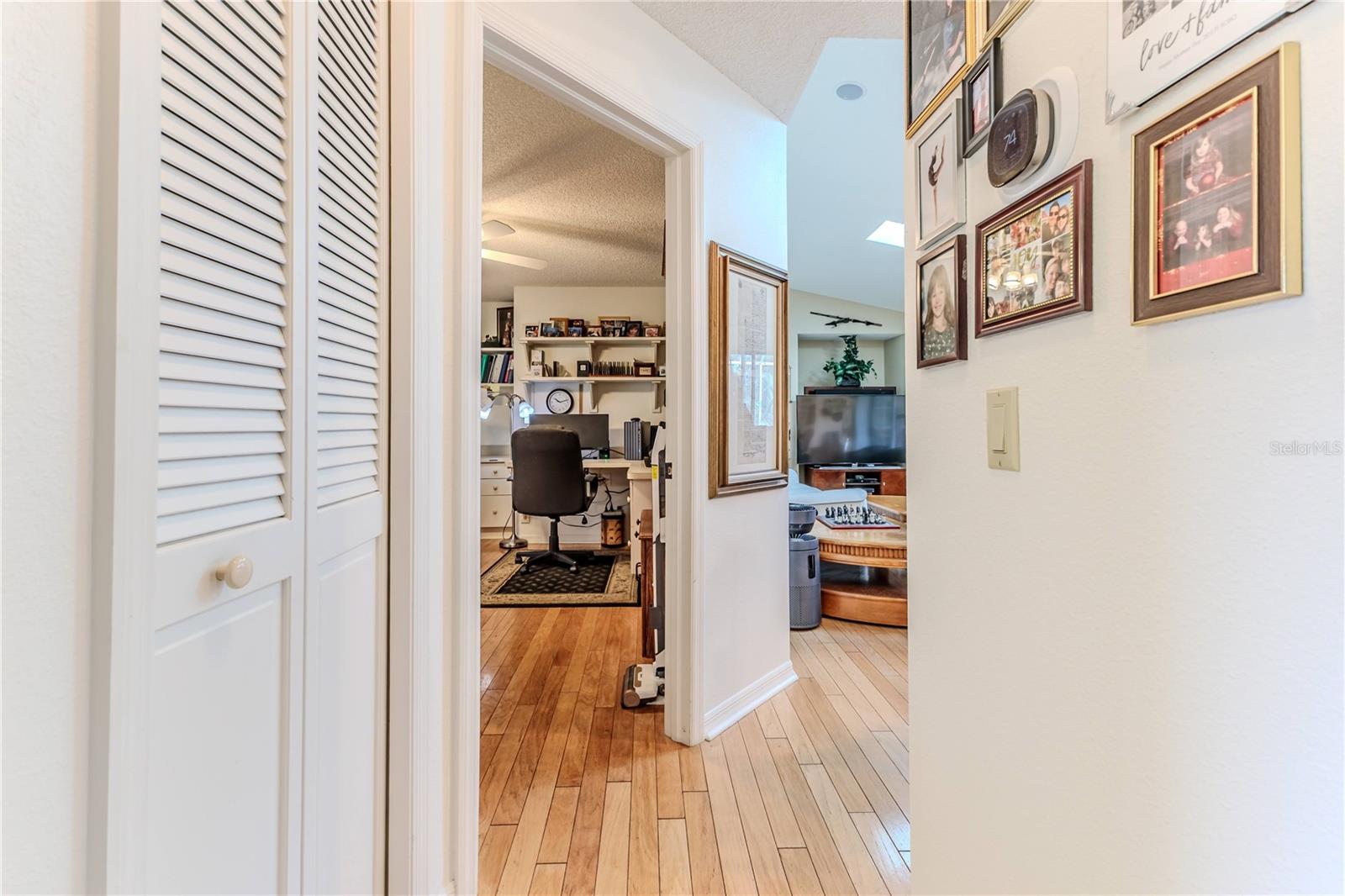 Listing photo id 54 for 8132 Summersong Court