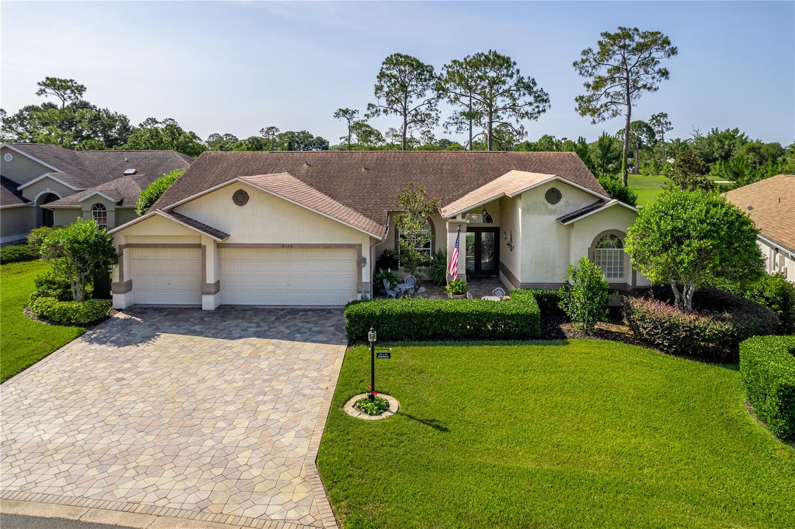 Listing photo id 4 for 8132 Summersong Court