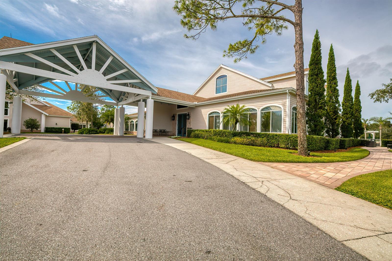 Listing photo id 86 for 8132 Summersong Court