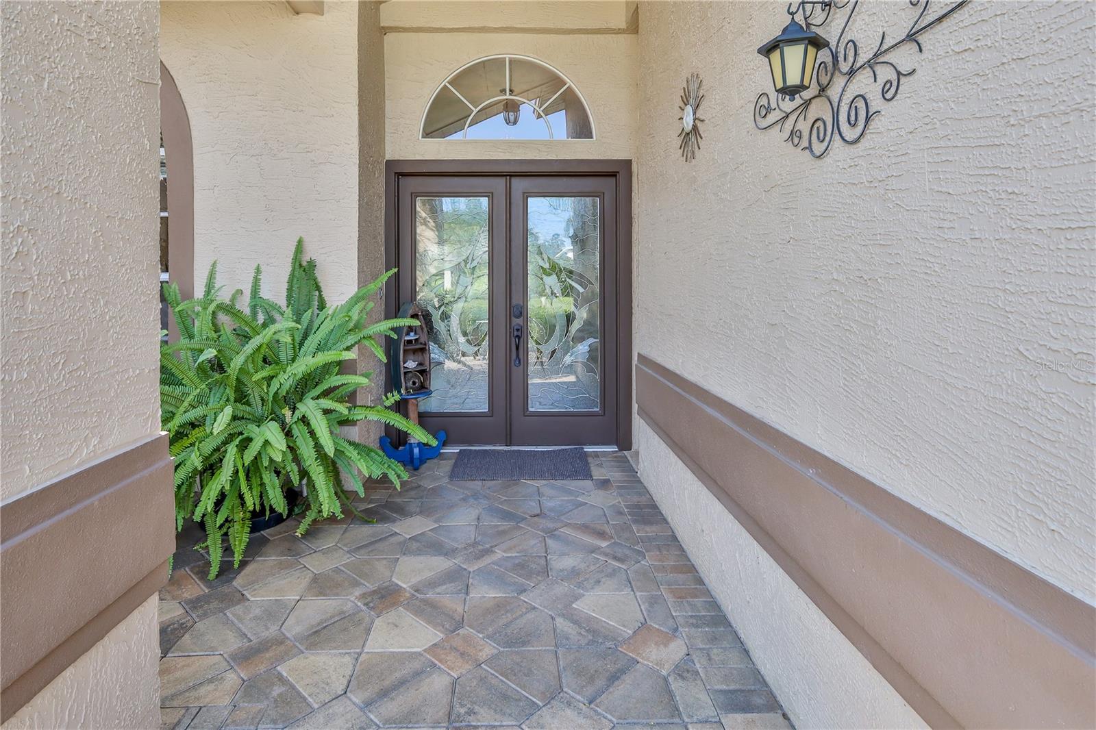 Listing photo id 7 for 8132 Summersong Court