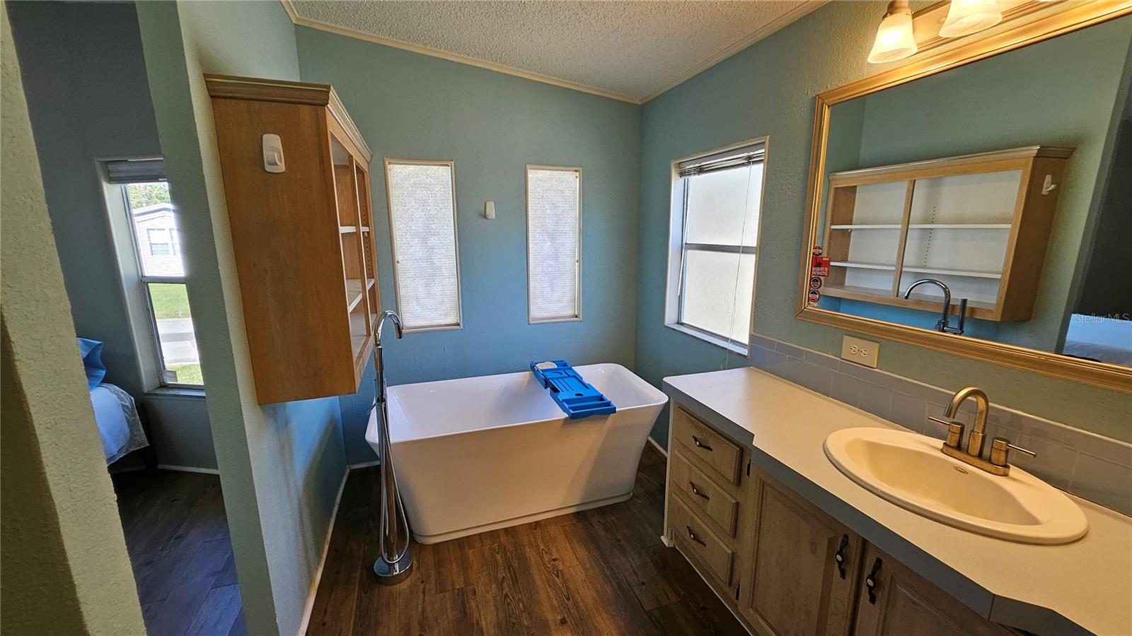 Image 17 of 49 For 18062 Carrolwood Drive