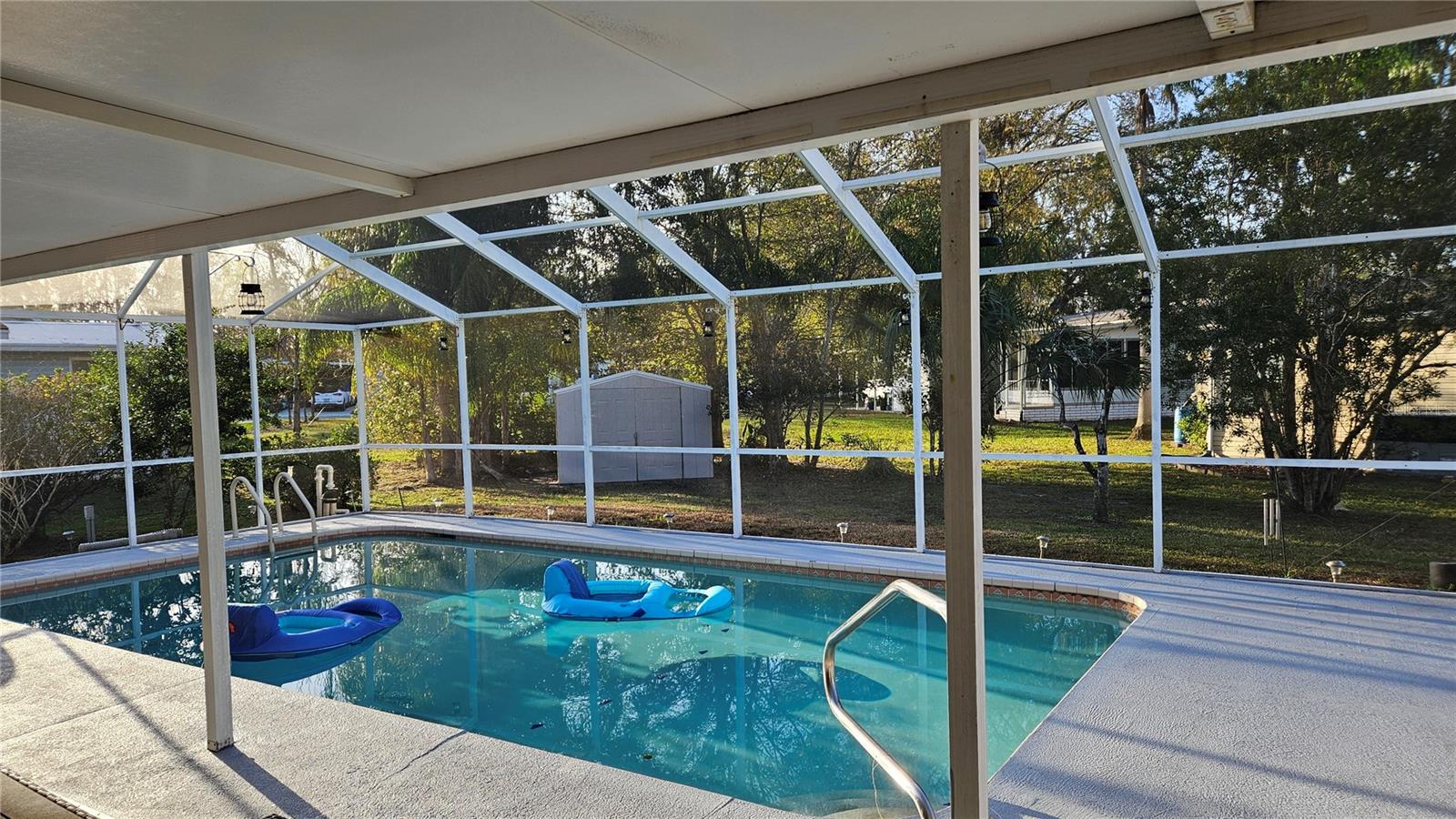 Image 32 of 49 For 18062 Carrolwood Drive