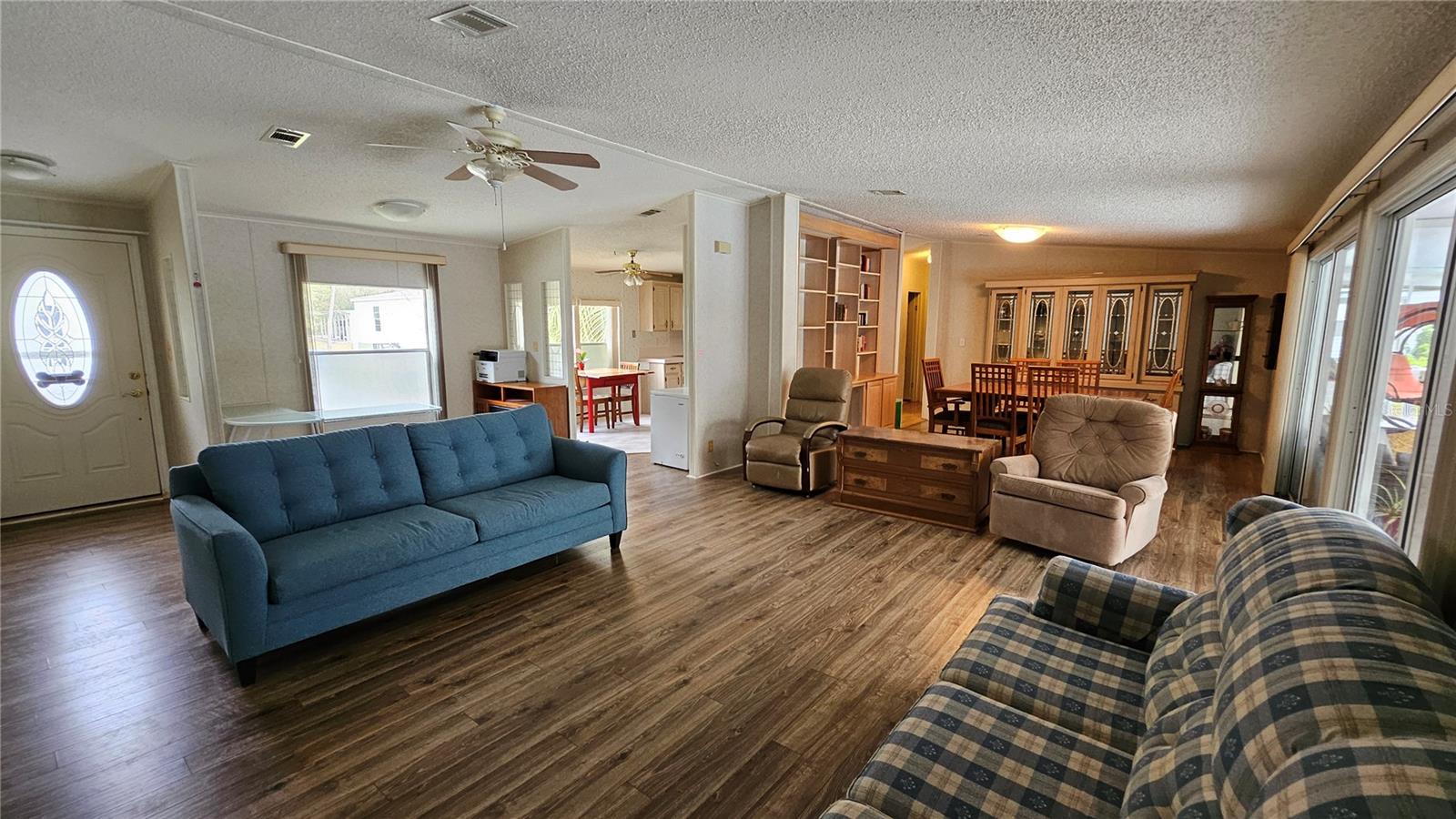 Image 5 of 49 For 18062 Carrolwood Drive