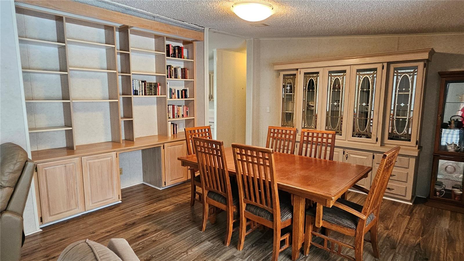 Image 6 of 49 For 18062 Carrolwood Drive