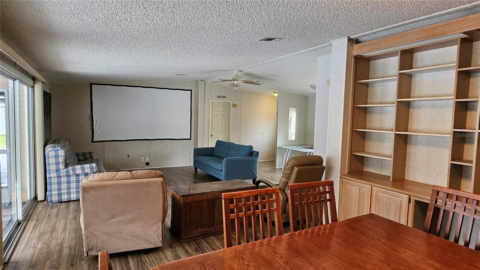 Image 7 of 49 For 18062 Carrolwood Drive