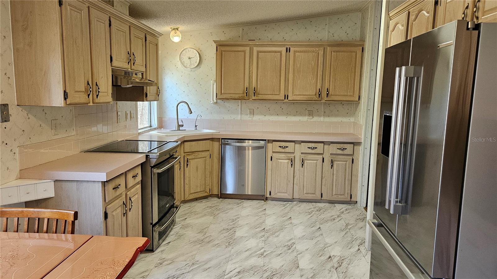 Image 9 of 49 For 18062 Carrolwood Drive