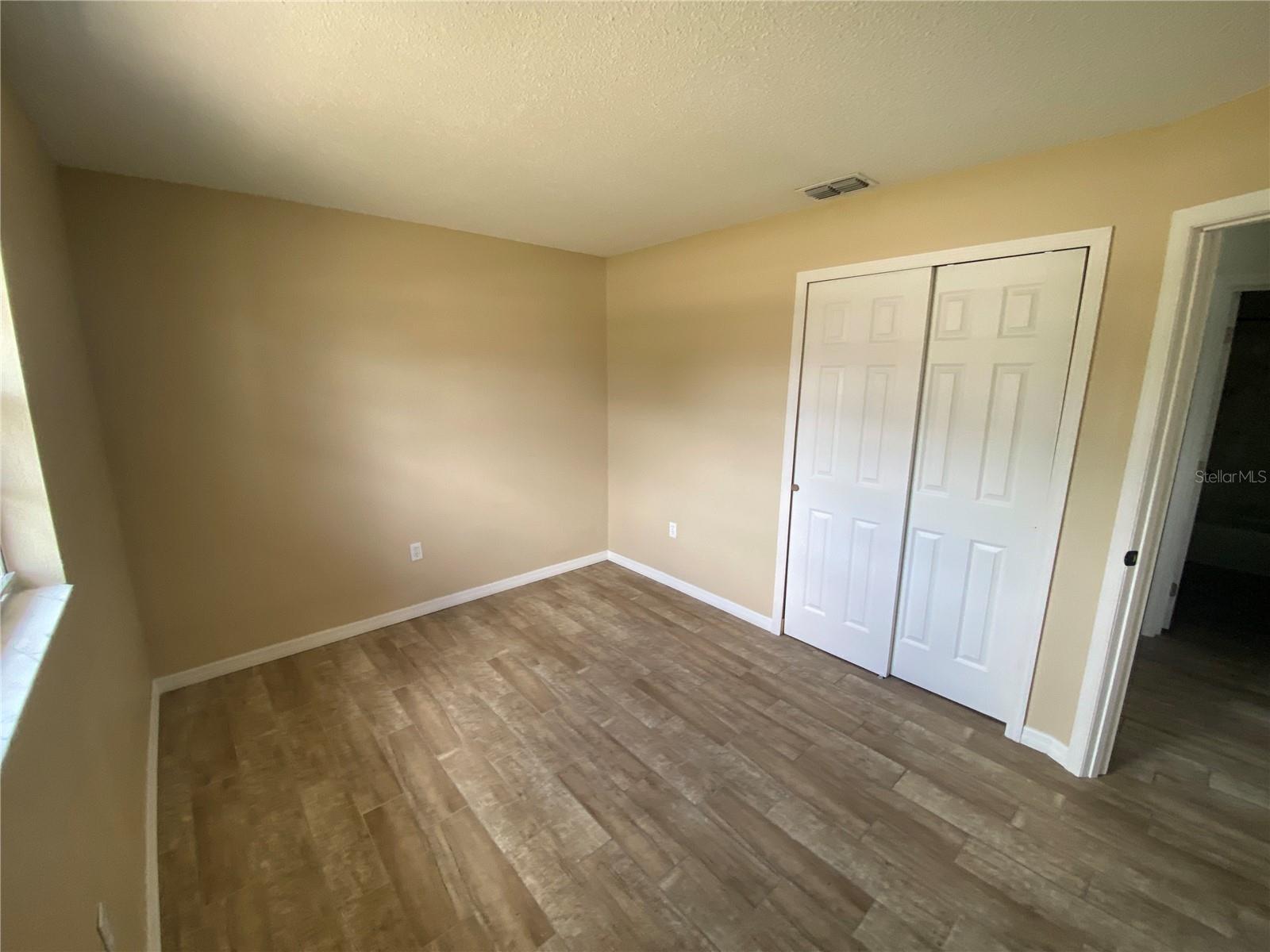 Listing photo id 8 for 11392 Beechdale Avenue