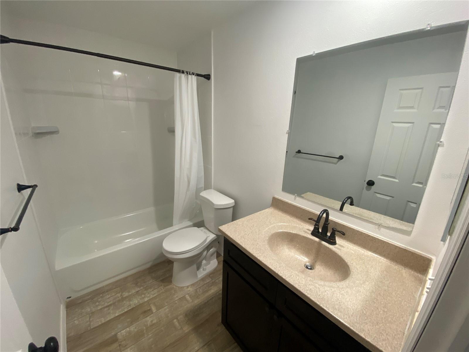 Listing photo id 16 for 11392 Beechdale Avenue
