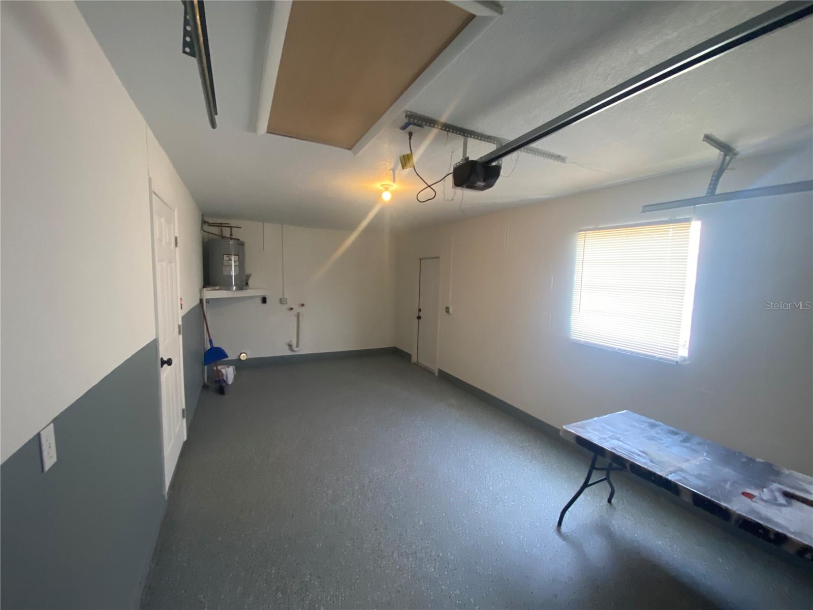 Listing photo id 23 for 11392 Beechdale Avenue