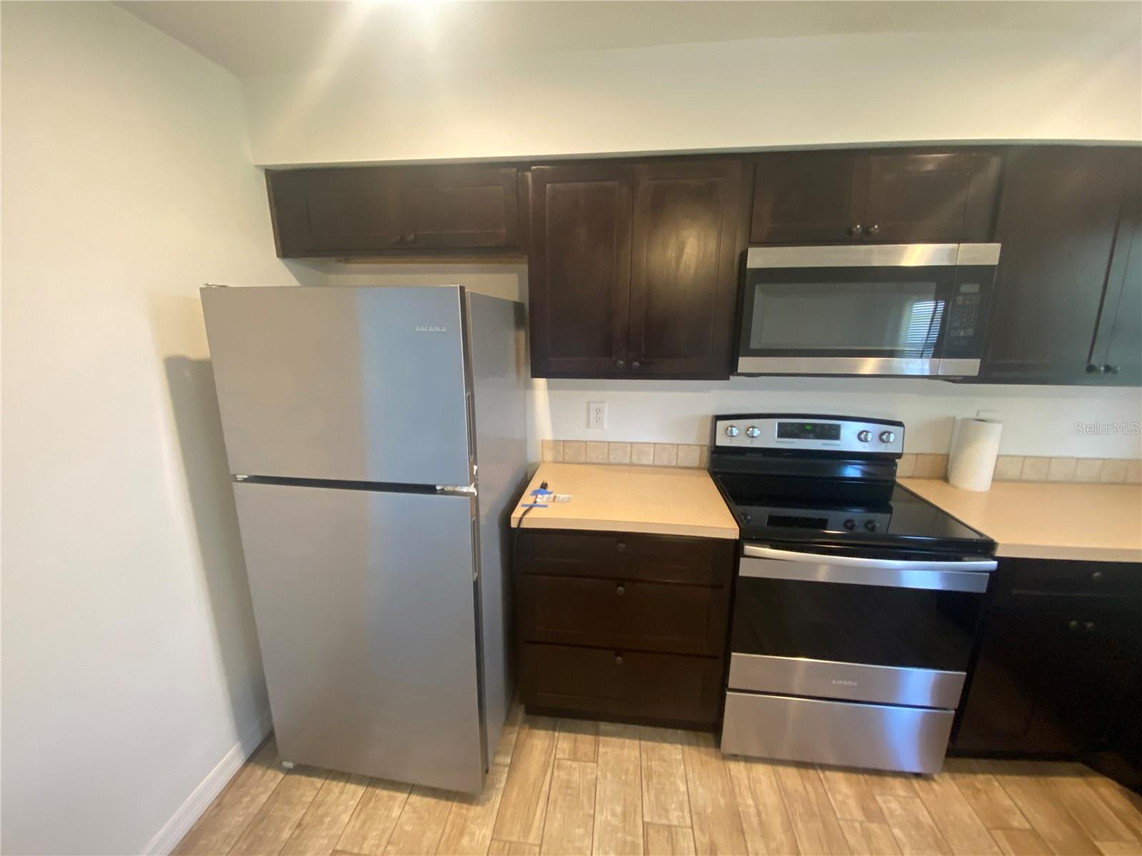 Listing photo id 2 for 11392 Beechdale Avenue
