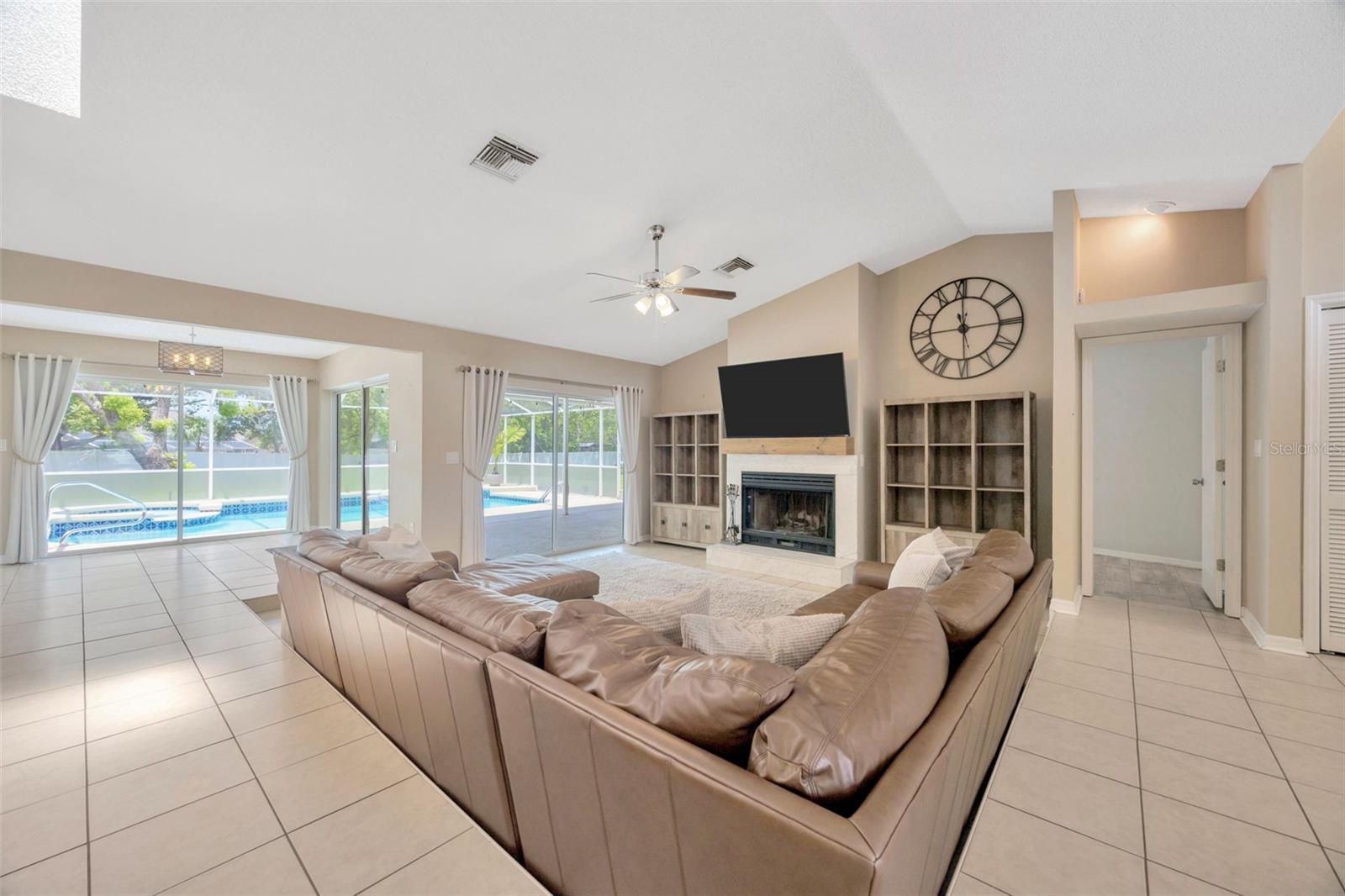 Image 13 of 61 For 11291 Countrywood Court