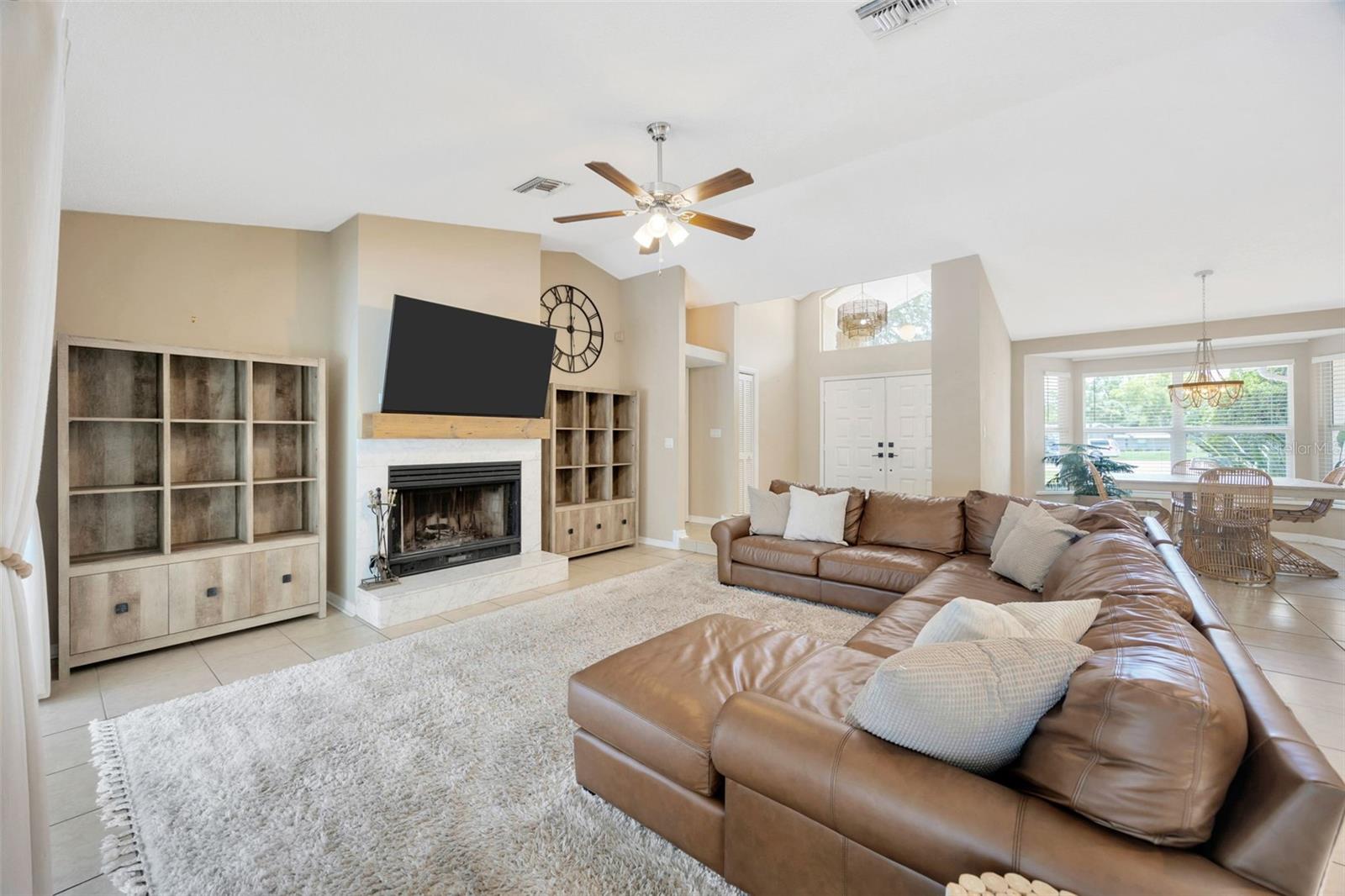 Image 15 of 61 For 11291 Countrywood Court
