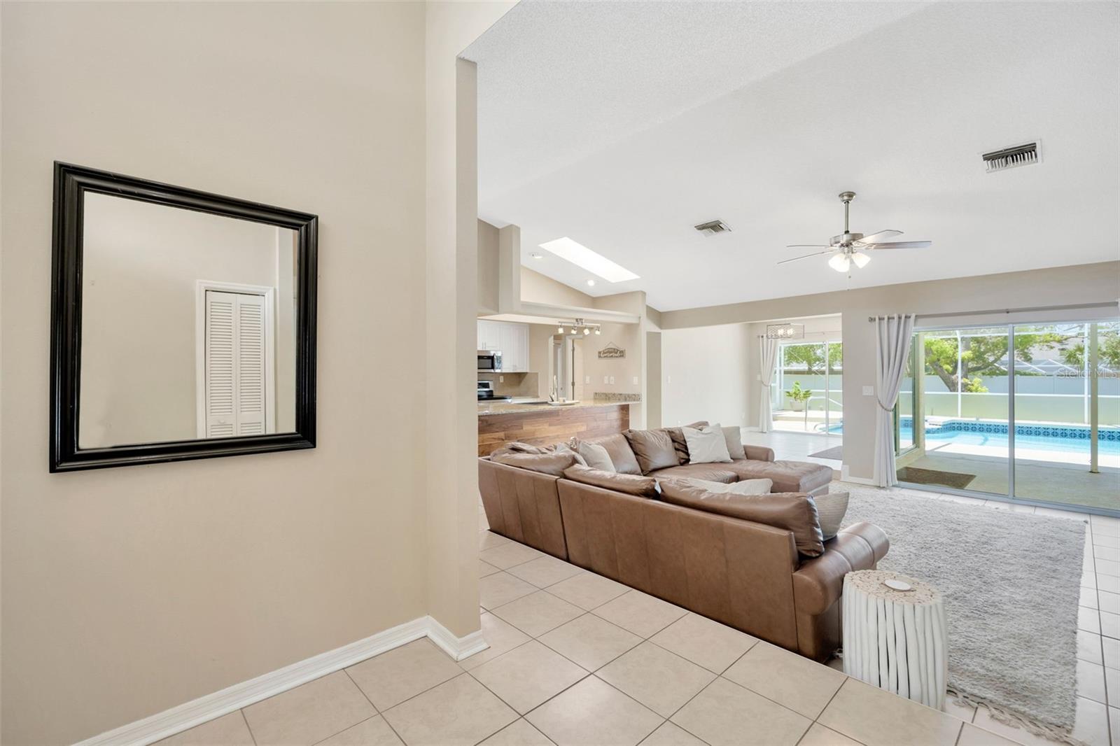 Image 18 of 61 For 11291 Countrywood Court