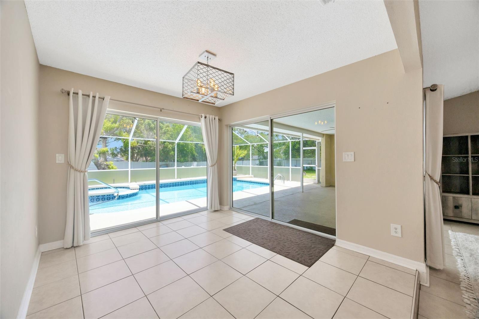 Image 23 of 61 For 11291 Countrywood Court